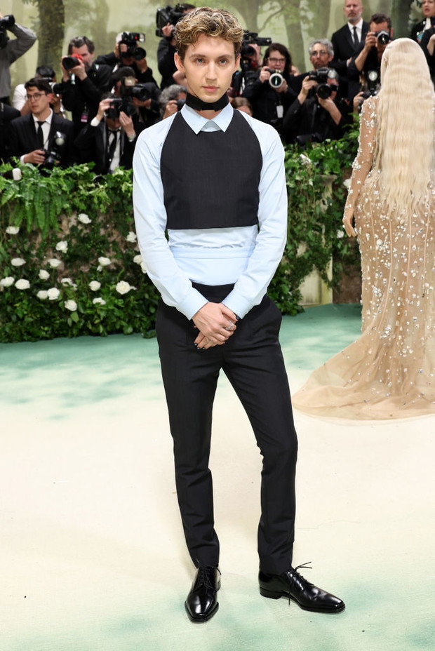 Met Gala 2024: Troye Sivan