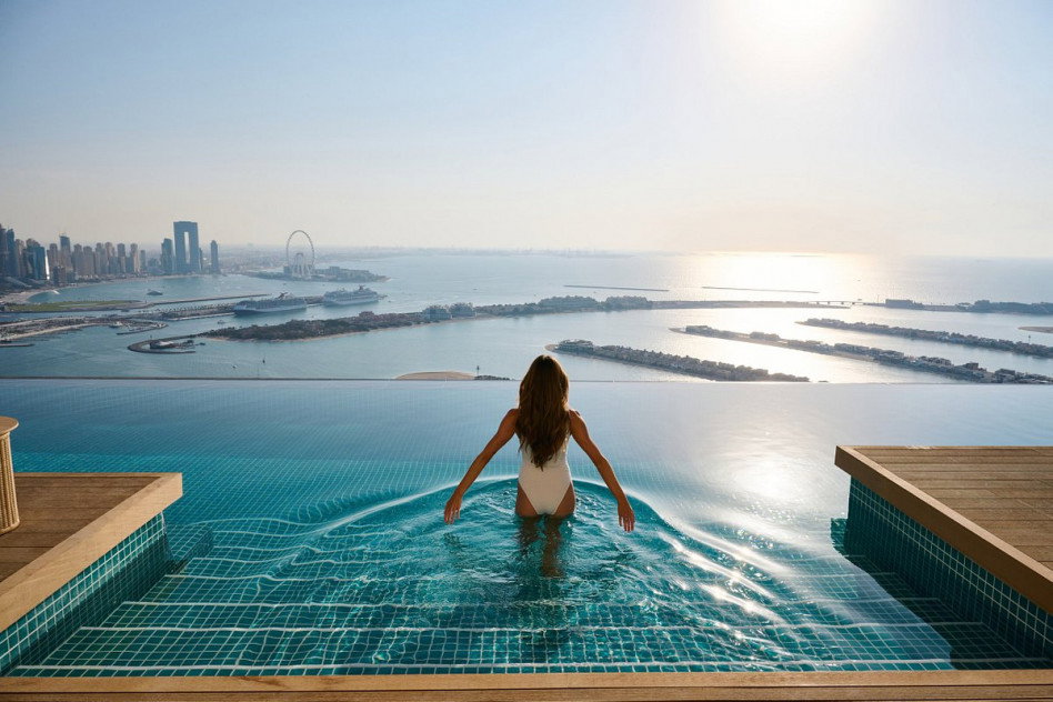AURA Skypool
