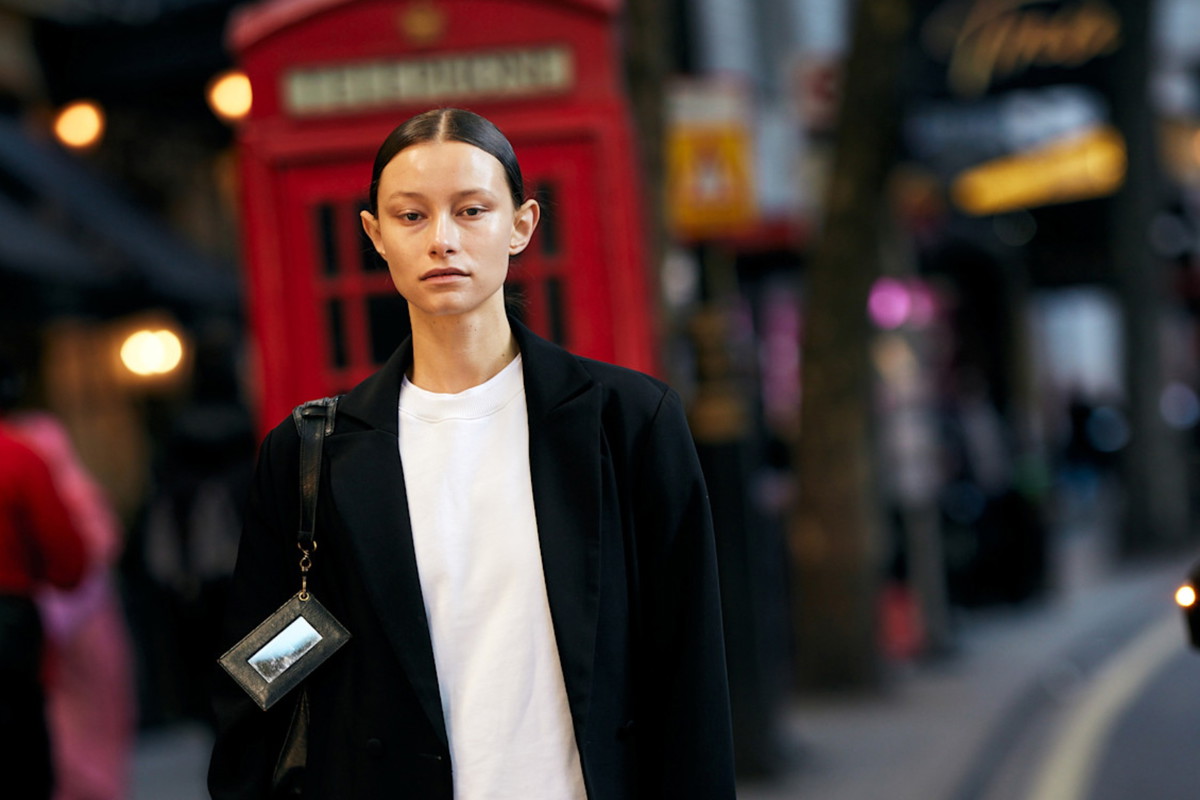 To właśnie te stylizacyjne triki i trendy królują teraz na ulicach Londynu (podczas London Fashion Week)