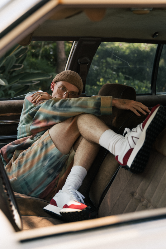 New Balance model 327