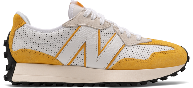 New Balance model 327