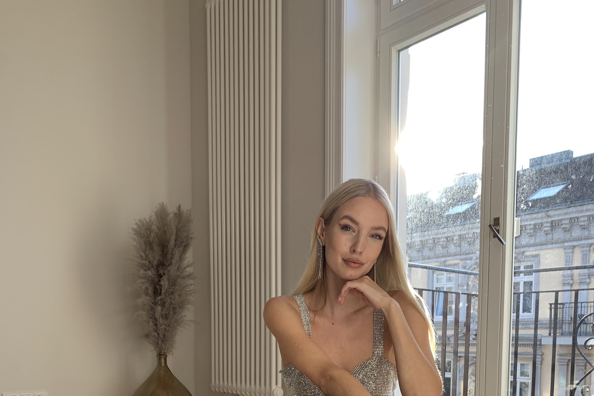 Leonie Hanne w satynowych szpilkach z kapsuły Jenny Fairy!