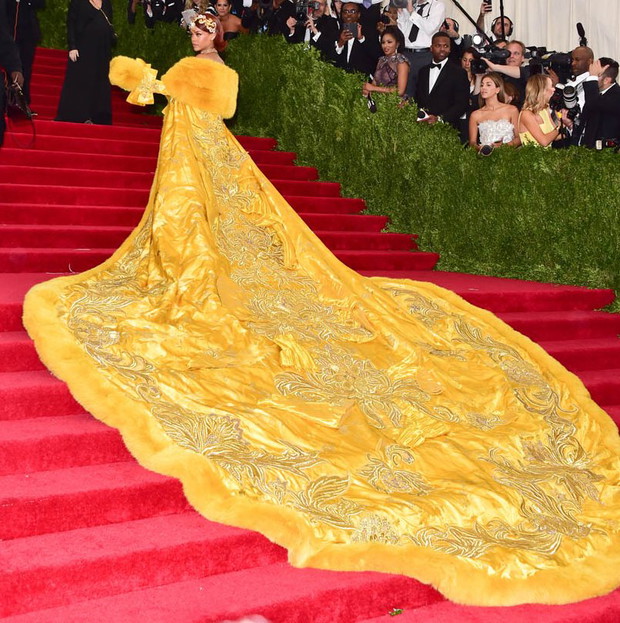 Rihanna podczas Met Gali 2015.