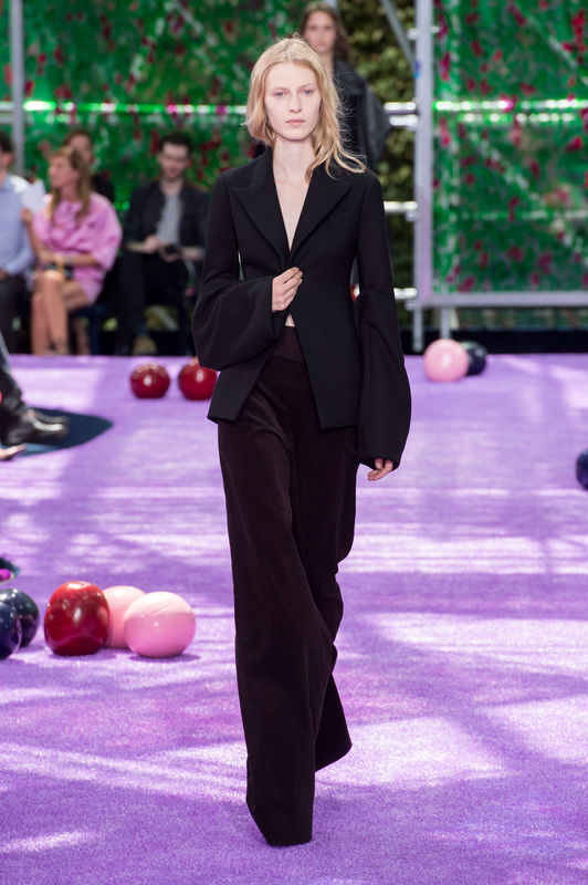 3christian-dior-haute-couture-jesien-zima-2015-2016-fot-imaxtree