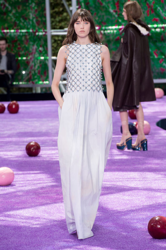 4christian-dior-haute-couture-jesien-zima-2015-2016-fot-imaxtree