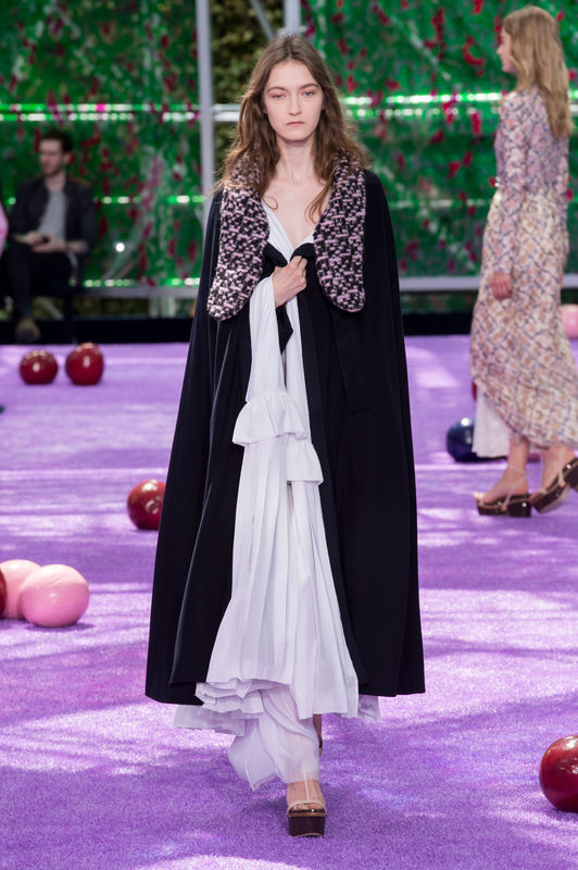 6christian-dior-haute-couture-jesien-zima-2015-2016-fot-imaxtree