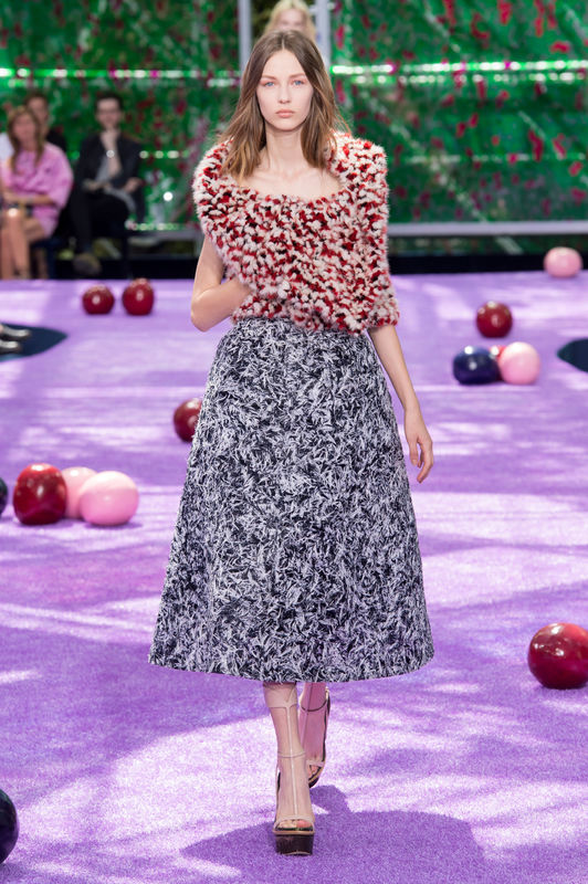 9christian-dior-haute-couture-jesien-zima-2015-2016-fot-imaxtree