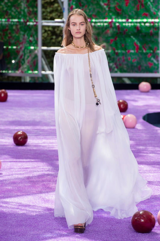 2christian-dior-haute-couture-jesien-zima-2015-2016-fot-imaxtree