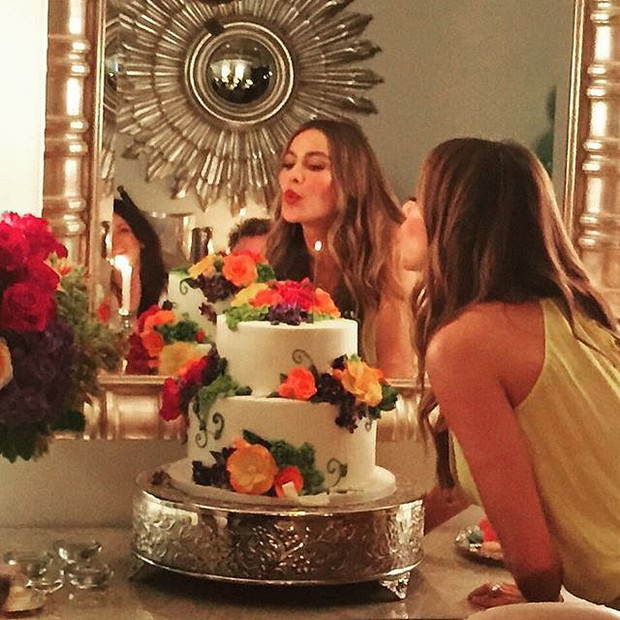 via @ sofiavergara Instagram