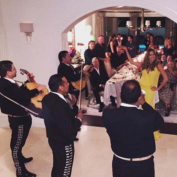via @ sofiavergara Instagram