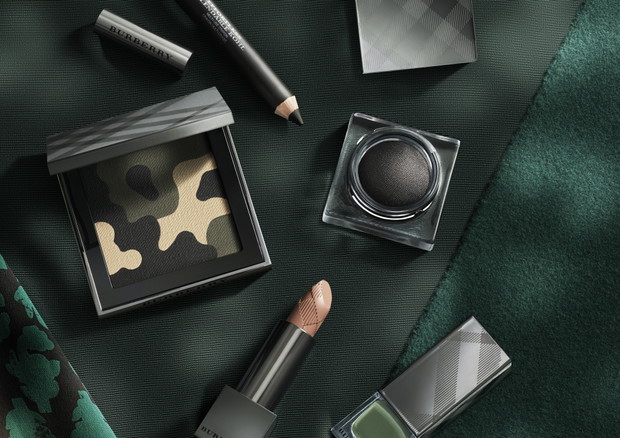 Burberry Make-up, mat. prasowe