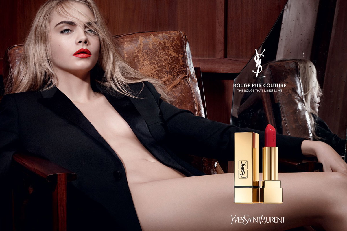 CARA_glamour_25aug15_pr_b_1440x960