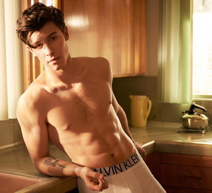 Shawn Mendes w kampanii Calvin Klein #MyCalvins wiosna 2019