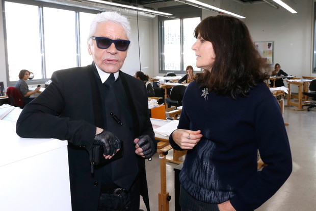 Karl Lagerfeld i Virgine Viard. Projektantka została dziś ogłoszona nową dyrektor kreatywną Chanel