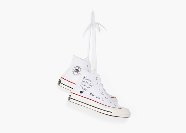 Tak wyglądają trampki z definicją Millie Bobby Brown.
