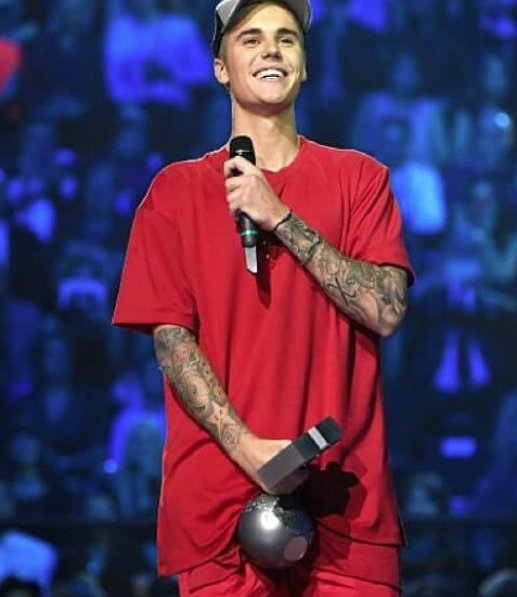 via #mtvema Instagram