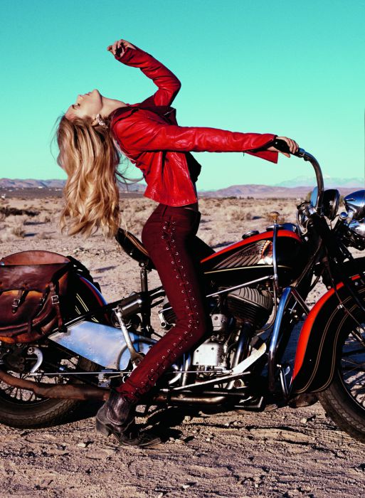 Glamour x Guess