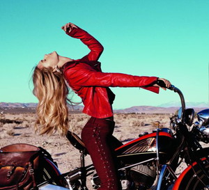 Glamour x Guess