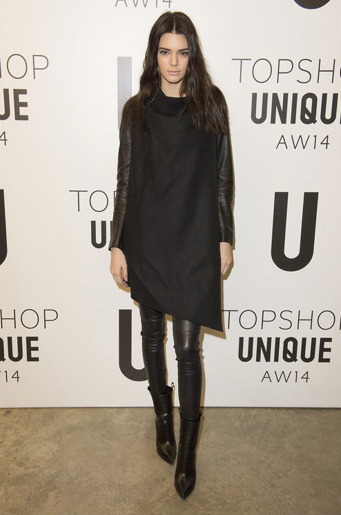 gwiazdy-na-london-fashion-week-jesien-zima-2014-2015-kendall-jenner-na-pokazie-topshop-uniquw-fot-east-news
