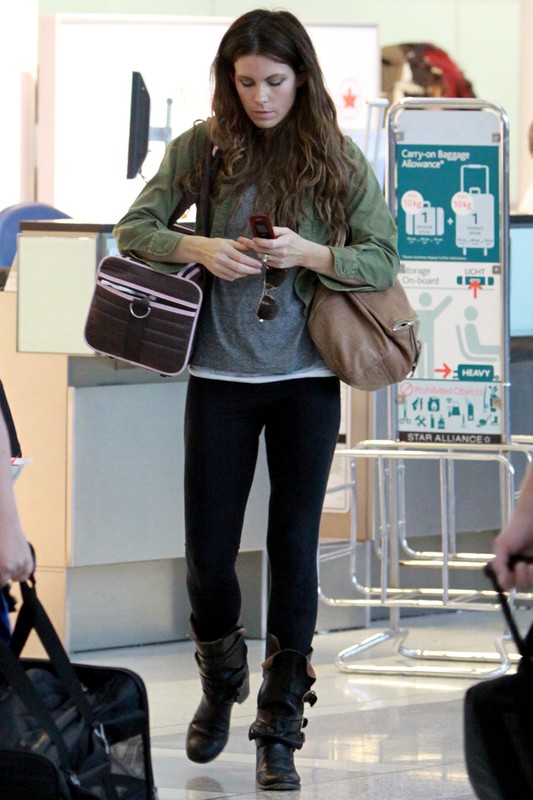 Kate Beckinsale telefon z klapka