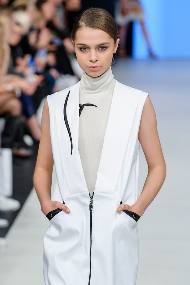 pokaz kolekcji Jacob Birge Vision wiosna lato 2016 na Fashion Philosophy Fashion Week Poland 0455