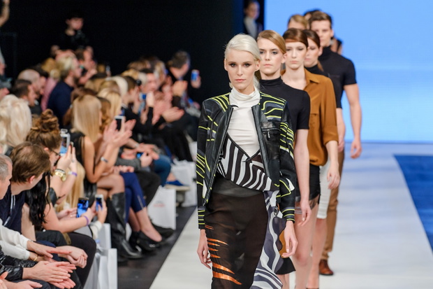 pokaz kolekcji Jacob Birge Vision wiosna lato 2016 na Fashion Philosophy Fashion Week Poland 0537