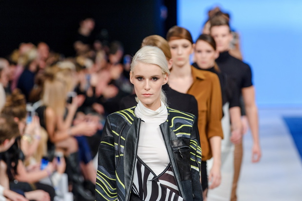 pokaz kolekcji Jacob Birge Vision wiosna lato 2016 na Fashion Philosophy Fashion Week Poland 0546