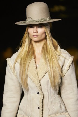 runway_details_01_low