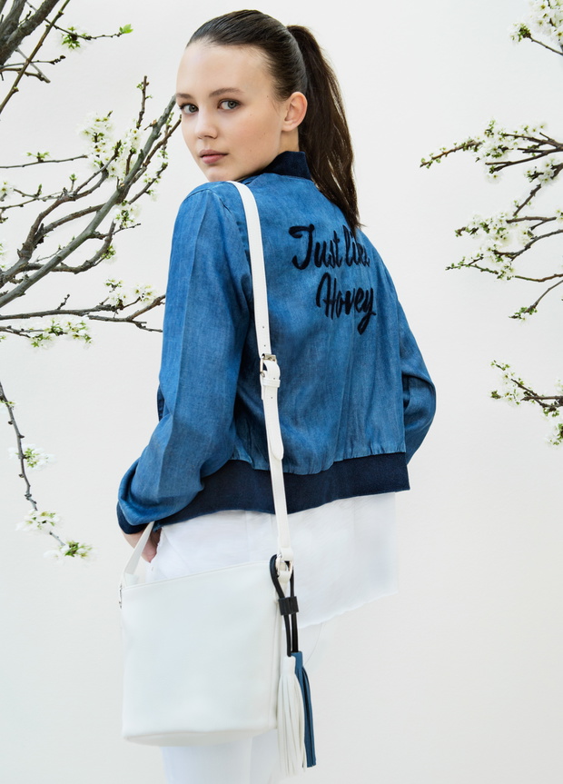 Stradivarius spring bloom