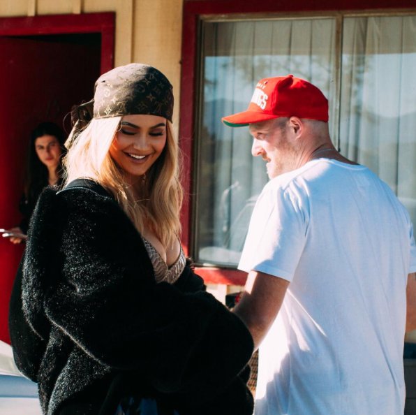 kylie-jenner-blyszczyki-video-7