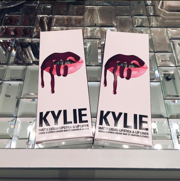 kylie-jenner-blyszczyki-video-9