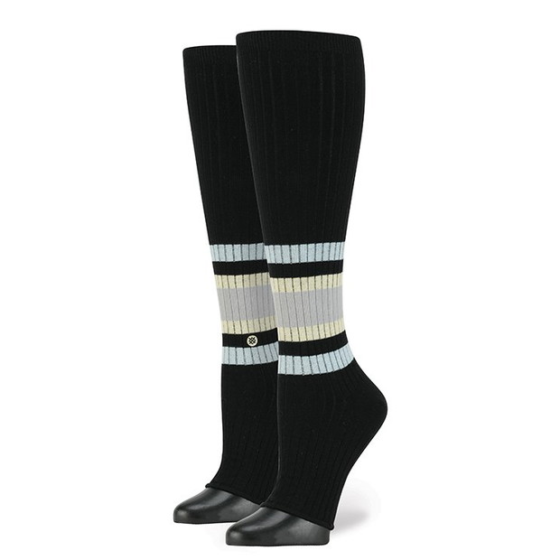 rihanna-stance-13