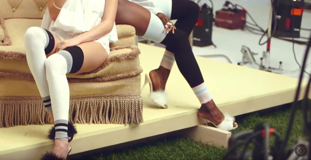rihanna-stance-2