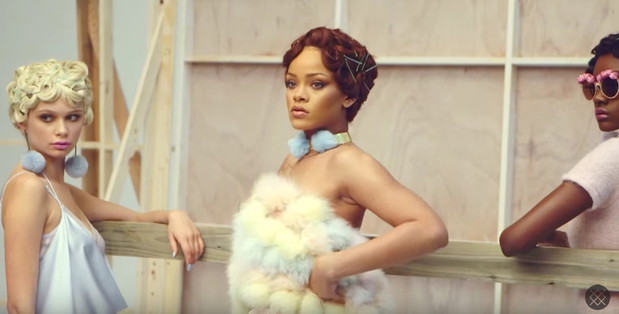 rihanna-stance-3