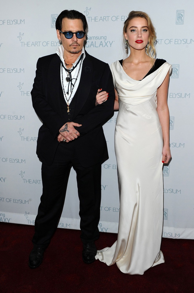 Amber Heard i Johnny Depp rozwodzą się / East News