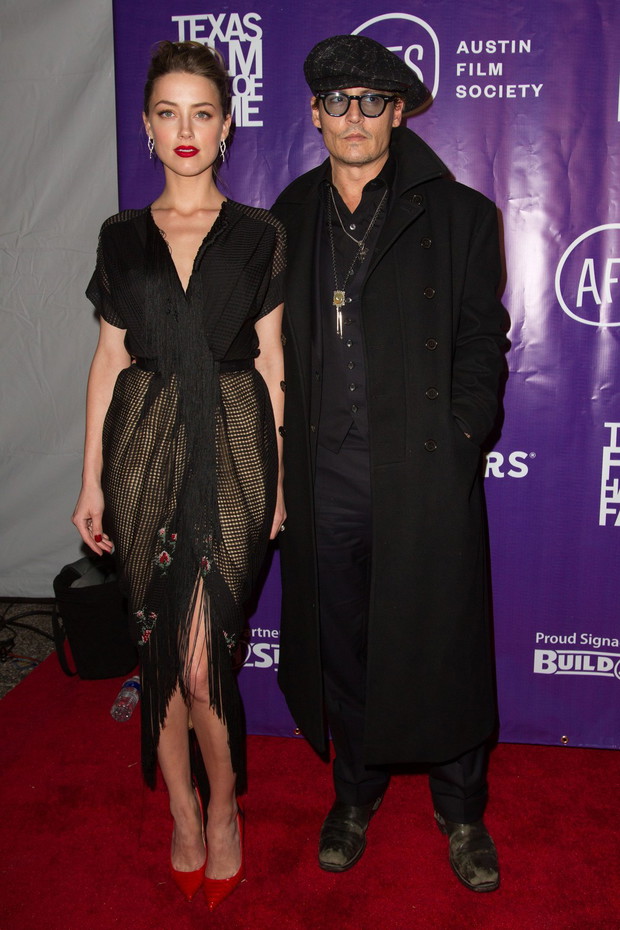 Amber Heard i Johnny Depp rozwodzą się / East News