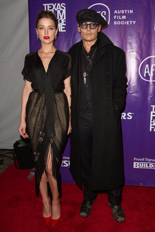 Amber Heard i Johnny Depp rozwodzą się / East News