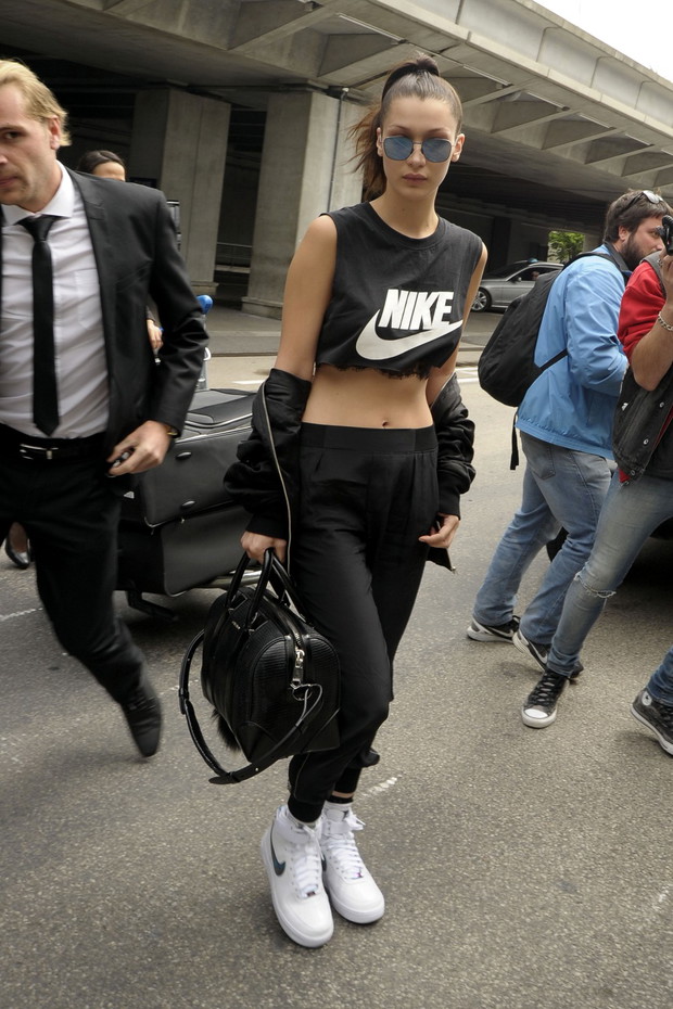 Bella Hadid street fashion / East News