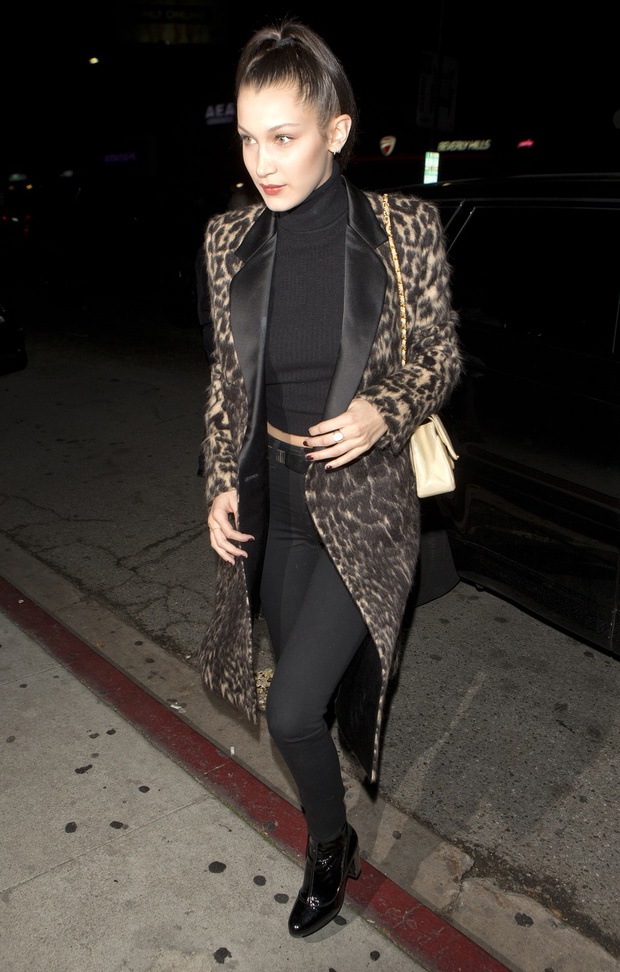 Bella Hadid street fashion / East News