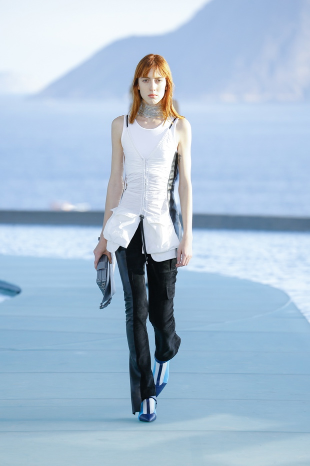Louis-Vuitton-Cruise-2017-10