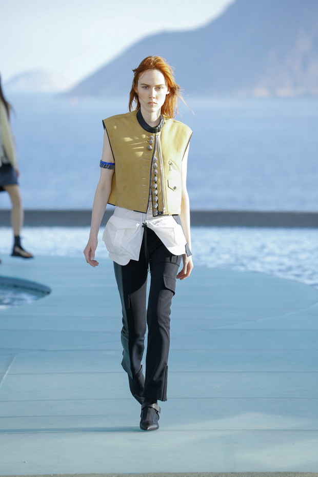 Louis-Vuitton-Cruise-2017-12