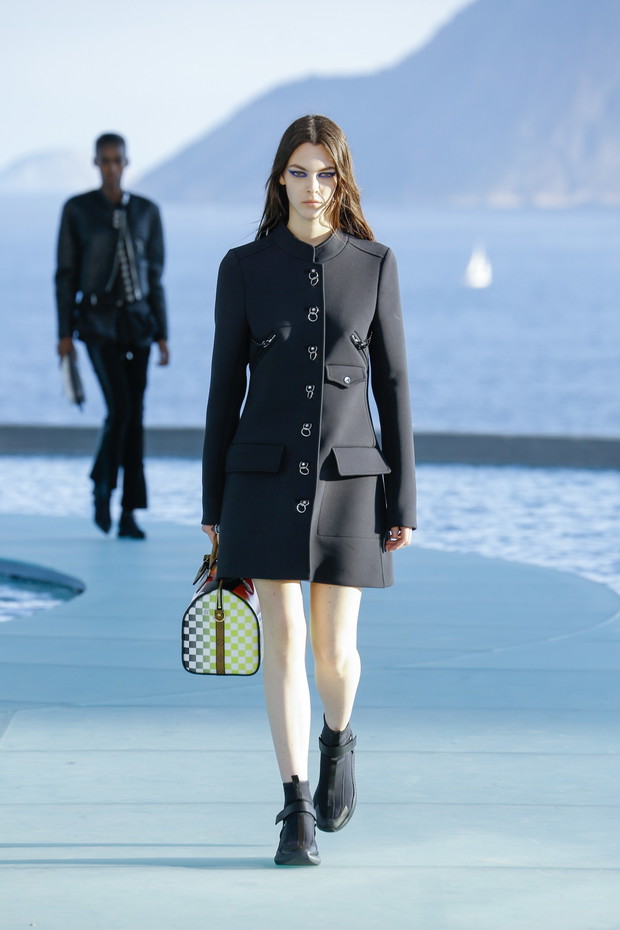 Louis-Vuitton-Cruise-2017-18
