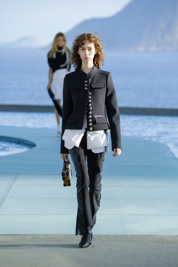 Louis-Vuitton-Cruise-2017-20