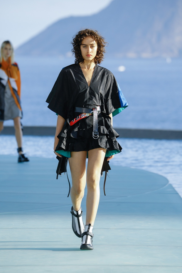 Louis-Vuitton-Cruise-2017-25