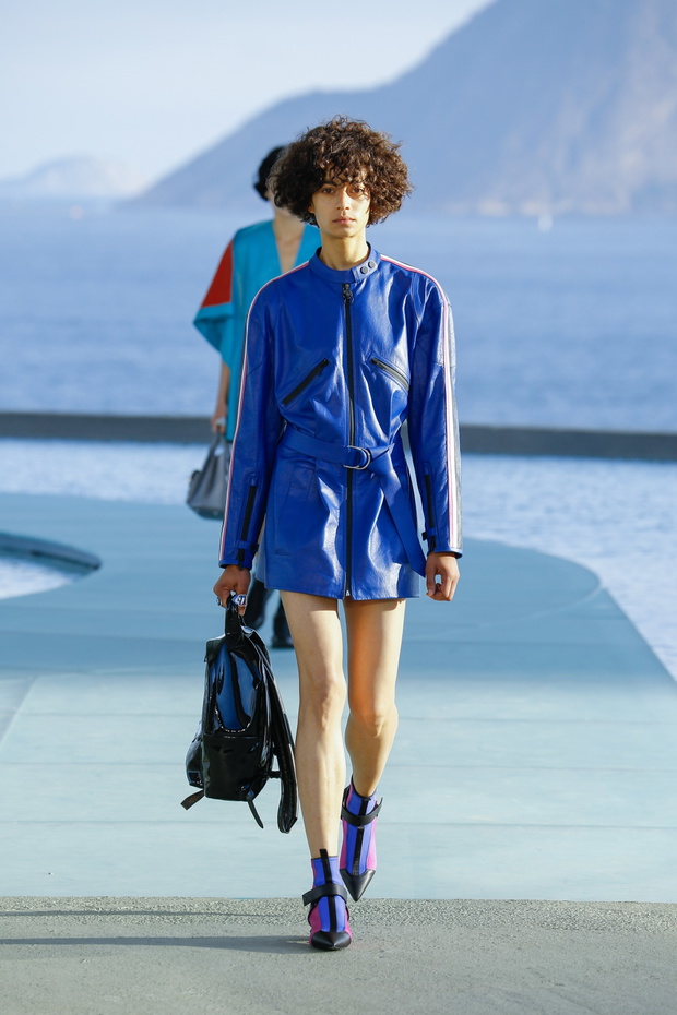 Louis-Vuitton-Cruise-2017-28