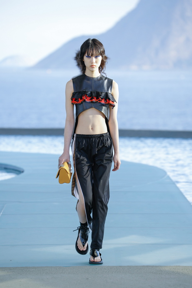 Louis-Vuitton-Cruise-2017-3