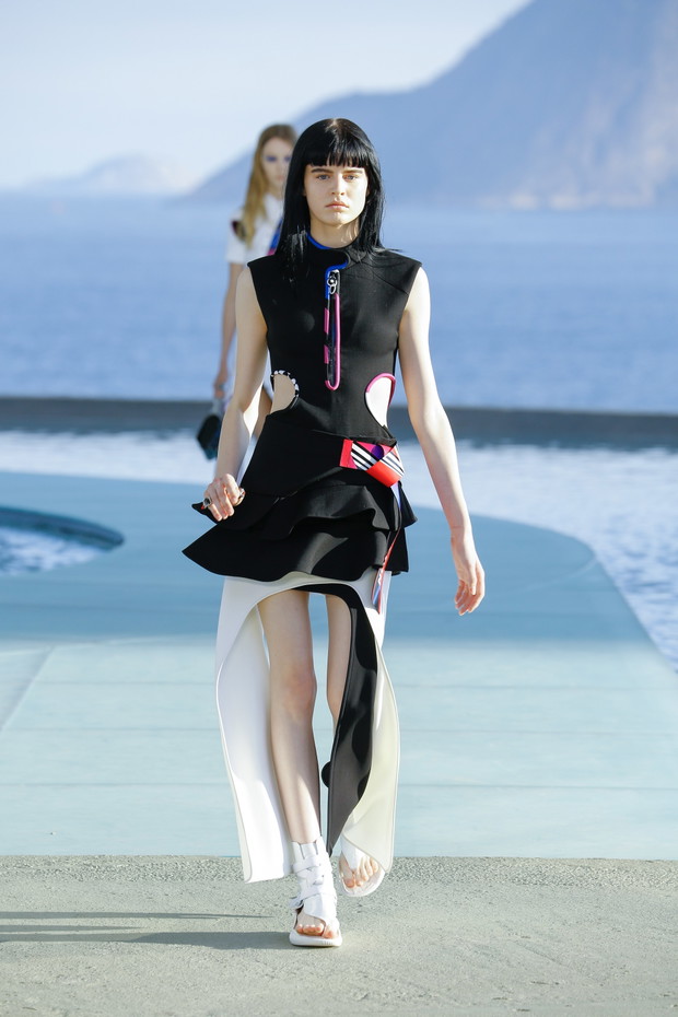 Louis-Vuitton-Cruise-2017-43