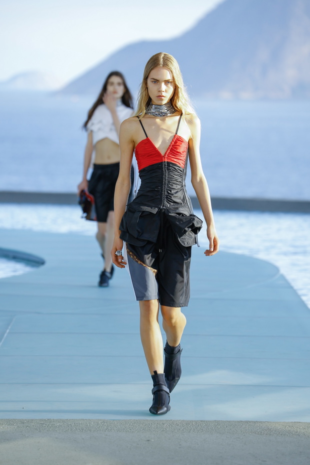 Louis-Vuitton-Cruise-2017-8
