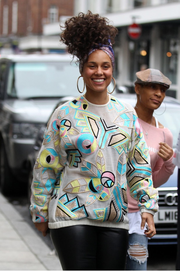 Alicia-Keys-bez-makijazu-13