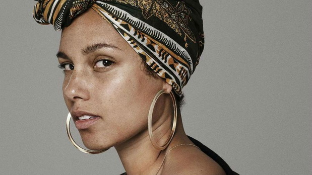 Alicia-Keys-bez-makijazu-15